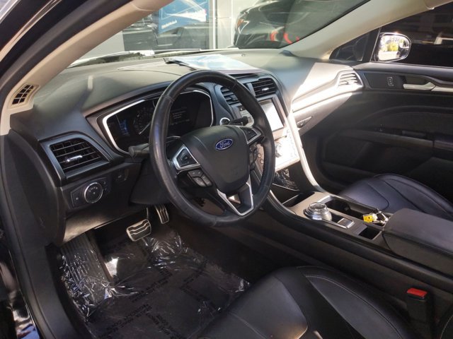 Used 2017 Ford Fusion Titanium FWD image 10