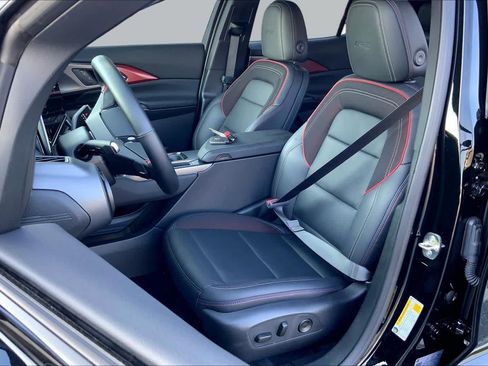 Used 2025 Chevrolet Equinox EV RS FWD image 6