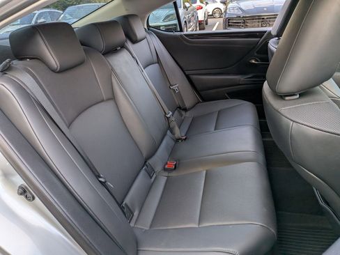 Used 2021 Lexus ES 300h w/ Premium Package FWD image 17