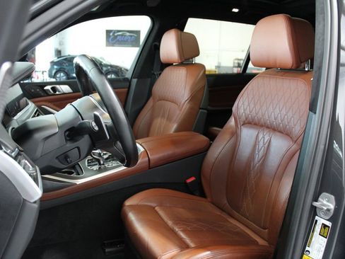 Used 2021 BMW X7 M50i w/ Dynamic Handling Package AWD/4WD image 7