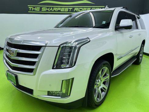 Used 2015 Cadillac Escalade ESV Luxury AWD/4WD image 5