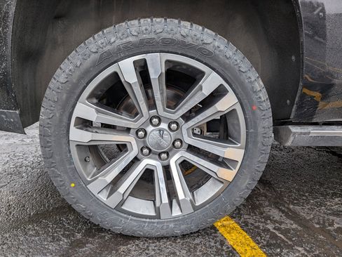 Used 2018 GMC Yukon Denali w/ Denali Ultimate Package image 9