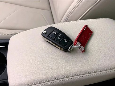 Certified 2025 Audi Q3 2.0T Premium Plus w/ Premium Plus Package image 11