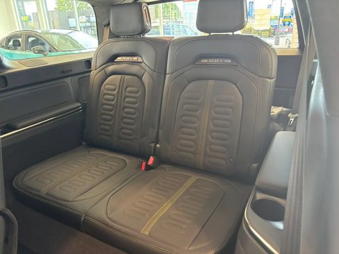 Used 2024 Rivian R1S Adventure AWD/4WD image 20