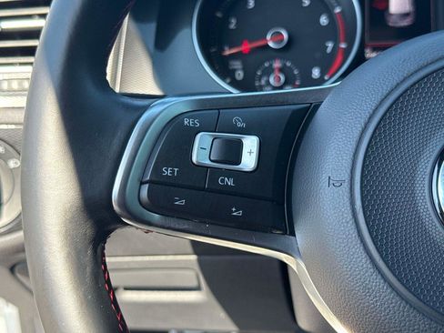 Used 2017 Volkswagen Golf S image 26