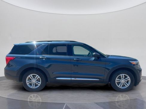 Used 2023 Ford Explorer XLT w/ Equipment Group 202A AWD/4WD image 7