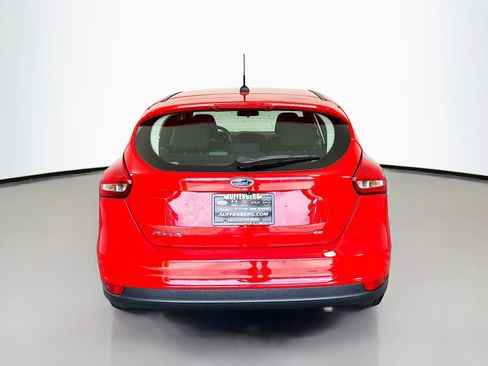 Used 2017 Ford Focus SE FWD image 6