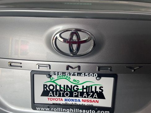 Used 2019 Toyota Camry SE w/ Carpet Mat Package FWD image 42