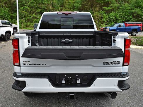 New 2026 Chevrolet Silverado 2500 High Country w/ High Country Premium Package AWD/4WD image 8