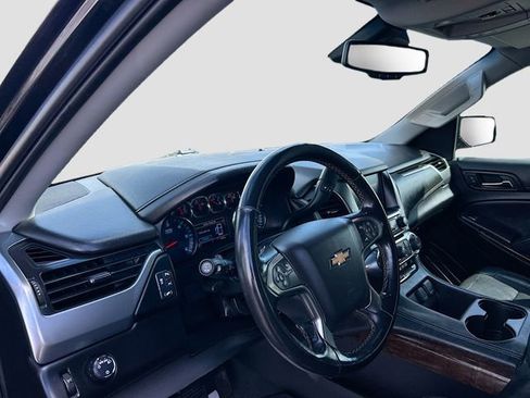 Used 2019 Chevrolet Suburban LT w/ LT Midnight Edition RWD image 6