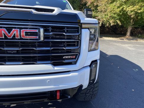 Used 2024 GMC Sierra 2500 AT4 w/ AT4 Premium Plus Package image 15