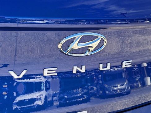 New 2025 Hyundai Venue Limited image 12