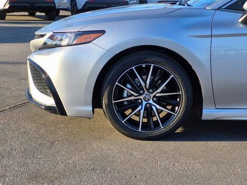 Used 2022 Toyota Camry SE image 21