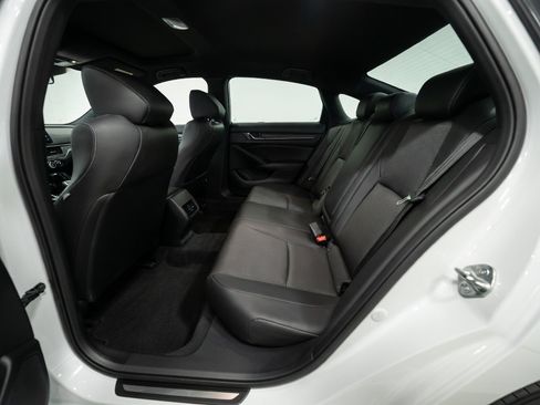 Used 2020 Honda Accord Sport image 16