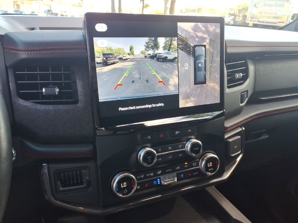 Used 2024 Ford Expedition Max Limited AWD/4WD image 24