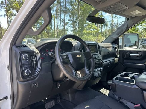 Certified 2023 Chevrolet Silverado 2500 Custom AWD/4WD image 10