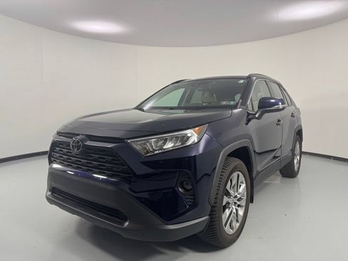Used 2021 Toyota RAV4 XLE Premium AWD/4WD image 3