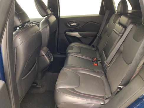 Used 2018 Jeep Cherokee Trailhawk w/ Cold Weather Group image 18