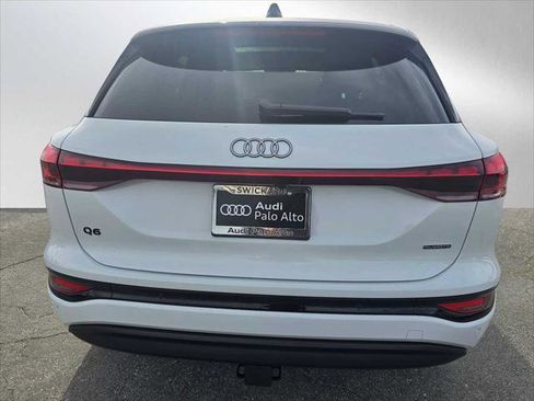 New 2025 Audi Q6 e-tron Premium image 4