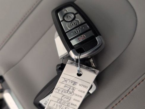 Certified 2025 Ford Expedition Active image 43