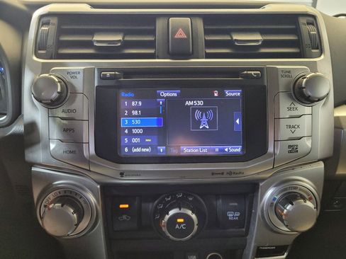 Used 2018 Toyota 4Runner SR5 AWD/4WD image 25