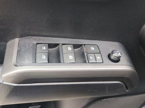 Used 2022 Toyota Tacoma TRD Off-Road image 21