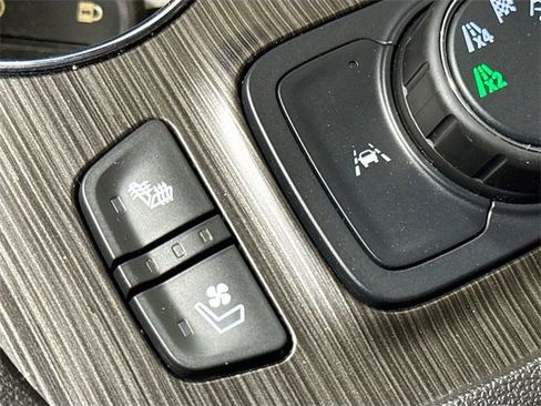 Used 2022 GMC Acadia SLT w/ Preferred Package image 23