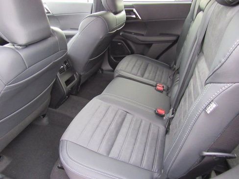 New 2026 Mitsubishi Outlander AWD image 8