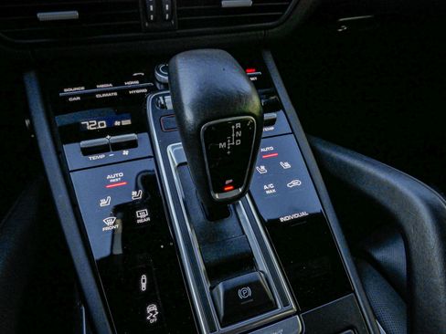 Used 2021 Porsche Cayenne Turbo S image 26