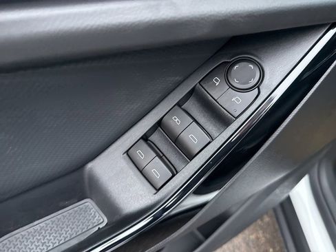 New 2026 Chevrolet Equinox LT image 17