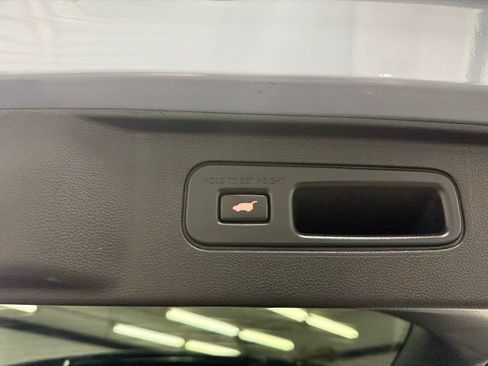 Used 2023 Honda Pilot Touring image 21
