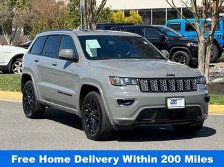 Used 2020 Jeep Grand Cherokee Altitude video 1