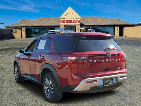 Certified 2023 Nissan Pathfinder SL AWD/4WD image 3