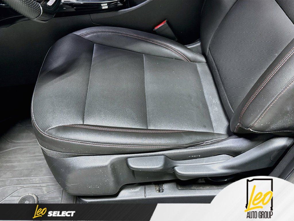 Used 2024 Chevrolet Trax RS w/ Driver Confidence Package FWD image 21