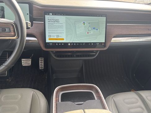 Used 2024 Rivian R1S Adventure AWD/4WD image 13