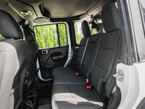 Used 2022 Jeep Wrangler Unlimited Sport image 29