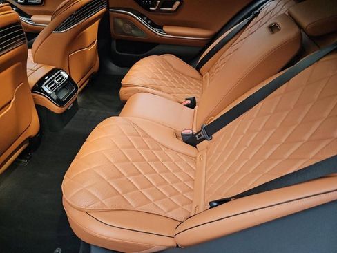 Used 2022 Mercedes-Benz S 580 4MATIC Sedan w/ AMG Line Package image 5