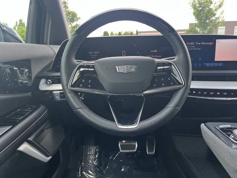 Certified 2025 Cadillac Optiq Sport 2 w/ LPO, Floor Liner Package AWD/4WD image 14