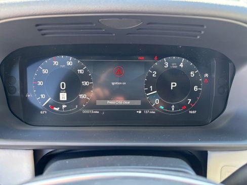 Certified 2025 Land Rover Discovery S AWD/4WD image 24