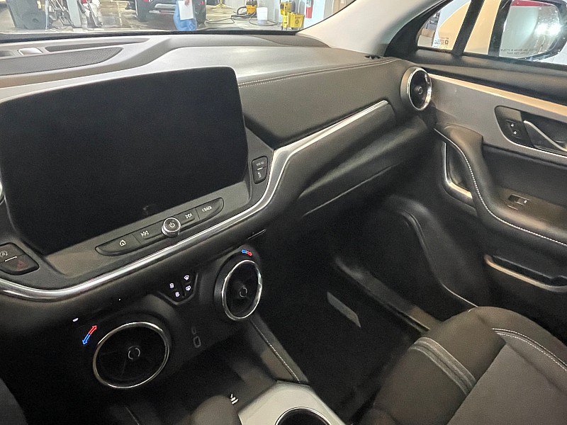 Used 2024 Chevrolet Blazer LT w/ Convenience Package FWD image 11