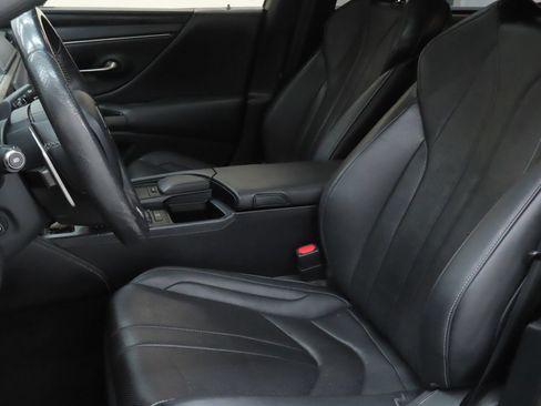 Used 2019 Lexus ES 350 F Sport w/ Accessory Package 2 FWD image 11