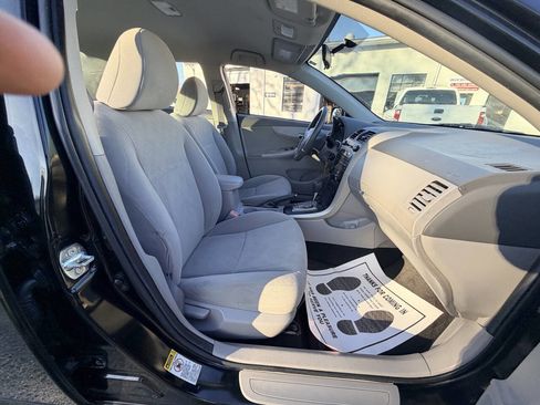 Used 2010 Toyota Corolla LE FWD image 17