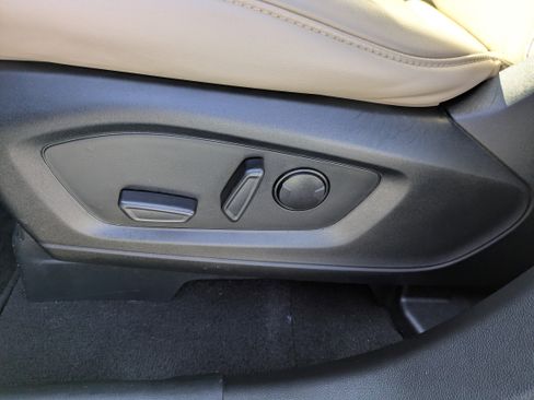 Used 2023 Ford Explorer XLT w/ Equipment Group 202A image 11