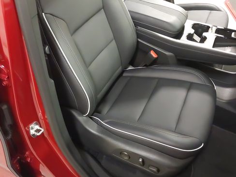 Used 2026 Buick Enclave Preferred AWD/4WD image 28