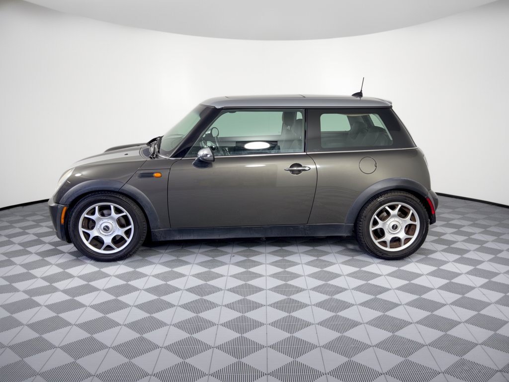 Used 2006 MINI Cooper Hardtop FWD image 2