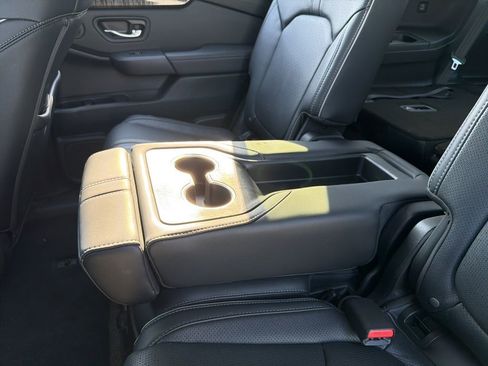 Certified 2023 Honda Pilot Elite image 40