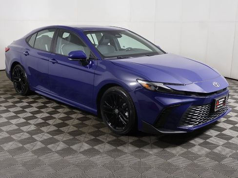 Used 2025 Toyota Camry SE image 44