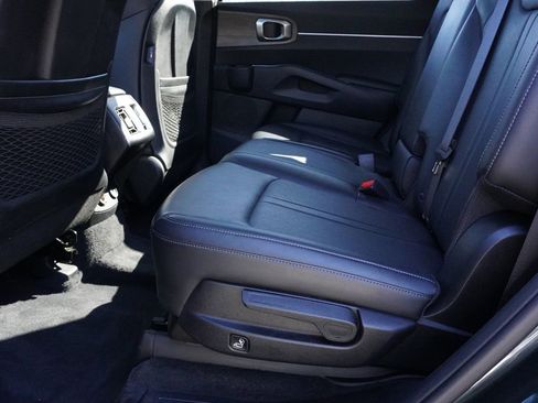 Used 2023 Kia Sorento S w/ Panoramic Sunroof Package AWD/4WD image 28