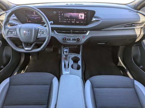 Used 2025 Buick Envista Preferred w/ Convenience I Package image 16