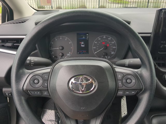 Certified 2025 Toyota Corolla LE FWD image 29